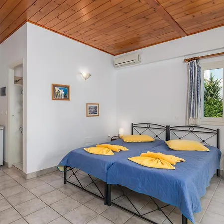 Apollon Guest house Pollonia
